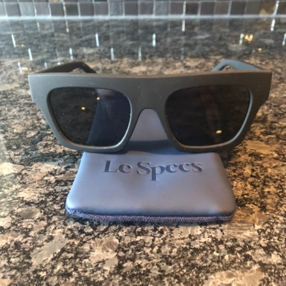 Le Specs "Bowie" Matte Grey Sunglasses - Picture 1 of 7